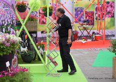 Visitors making pictures. 